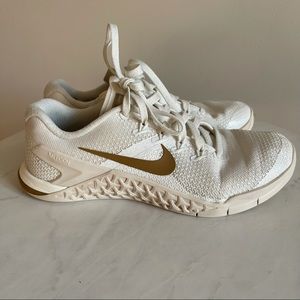 NIKE METCON women’s size 6.5 white gold